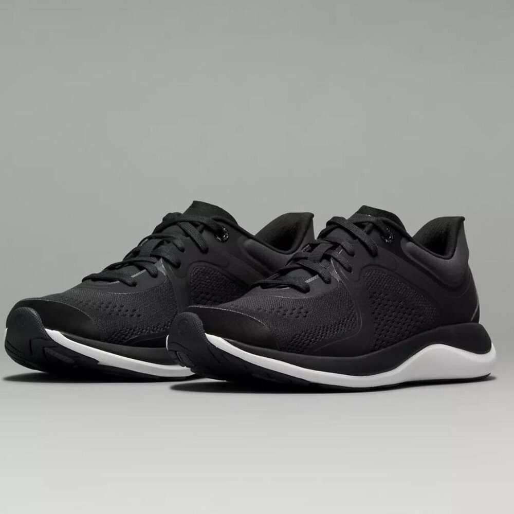 Lululemon Chargefeel low sneakers